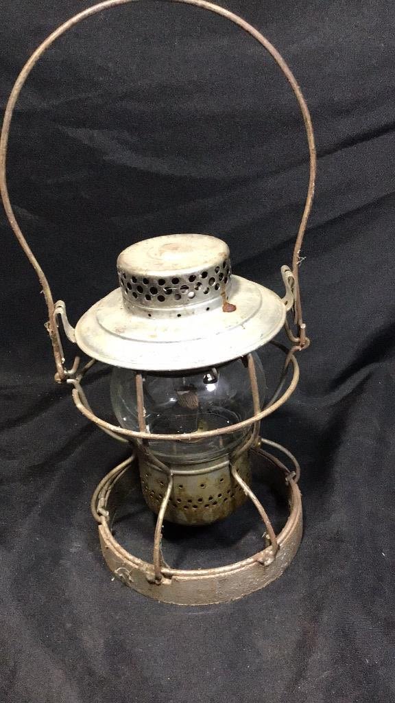 Lot 225: B & O RR Railroad Lantern .
