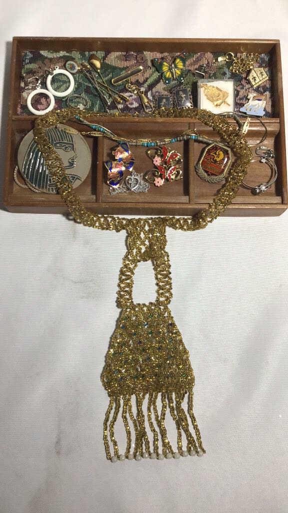 Lot 206: Costume Jewelry Lot All for one Money!