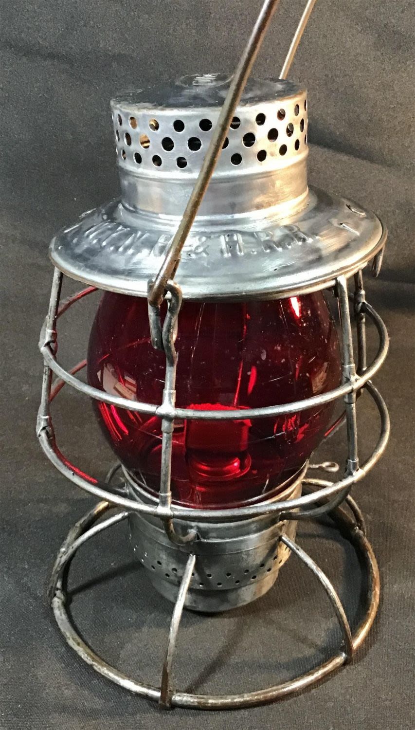 Lot 172: Vintage N Y N H & H R R Lantern .