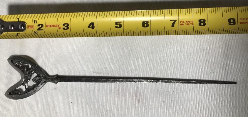 Lot 193: Dagger w/ Winged Shapped Handle .