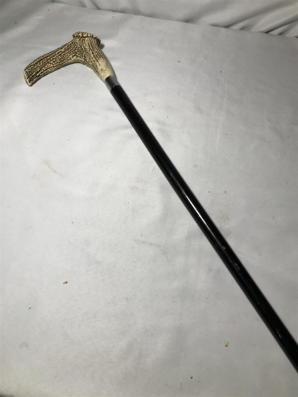 Lot 211: Vintage Cane w/ Antler-Style Handle (White) .