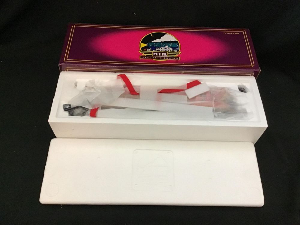 Lot 151: MTH Electric Trains FM Trainmaster Diesel Fairbanks Morse Demo Diesel Engine 20-2183-1 O Scale