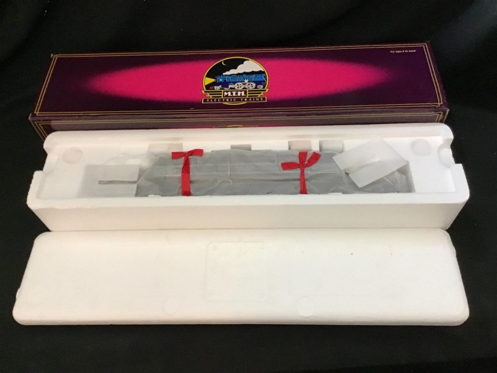 Lot 203: MTH Electric Trains Scale P2 Box Cab Electric Diecast Locomotive New York Central Engine 20-5507-1