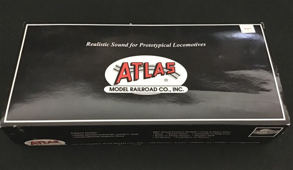 Lot 251: Atlas Model Railroad 7705 Lackawanna Phase 1a Ho Scale Train Master Locomotive