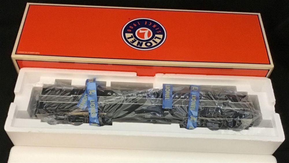 Lot 264: Lionel O Scale New York Central E7 B Unit Diesel Locomotive Non Powered 6-24582