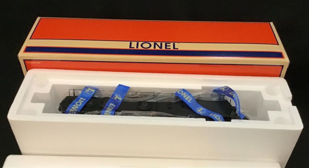 Lot 274: Lionel O Scale Pennsylvania GP-30 Diesel Locomotive Engine Non Powered 6-28859