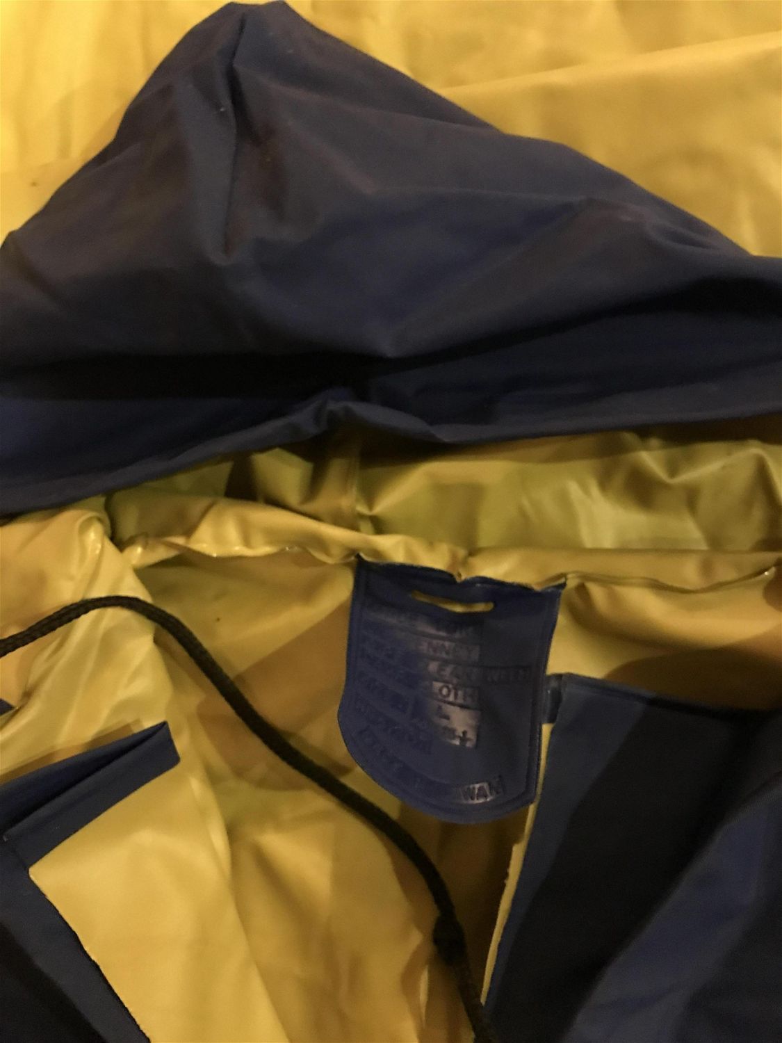 Lot 112 – Vintage Buffalo Bills rain poncho Large . – The Lodge Auction