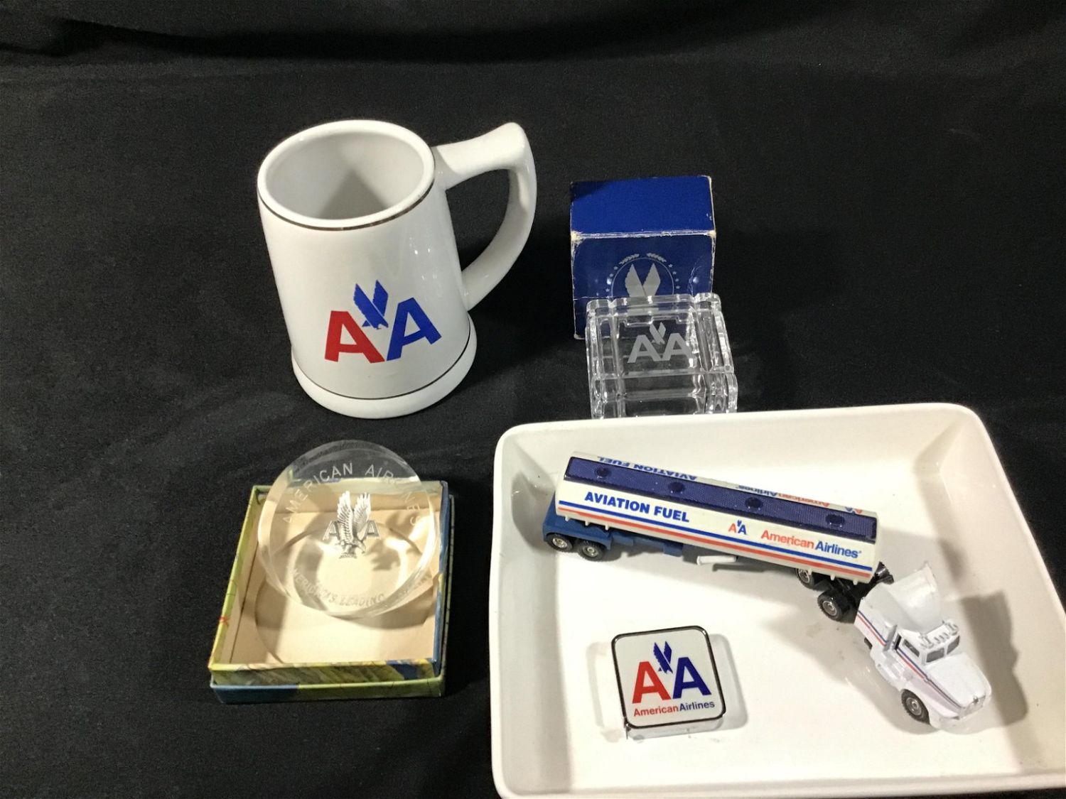 Lot 8 - American Airlines Memorabelia . | The Lodge Auction House