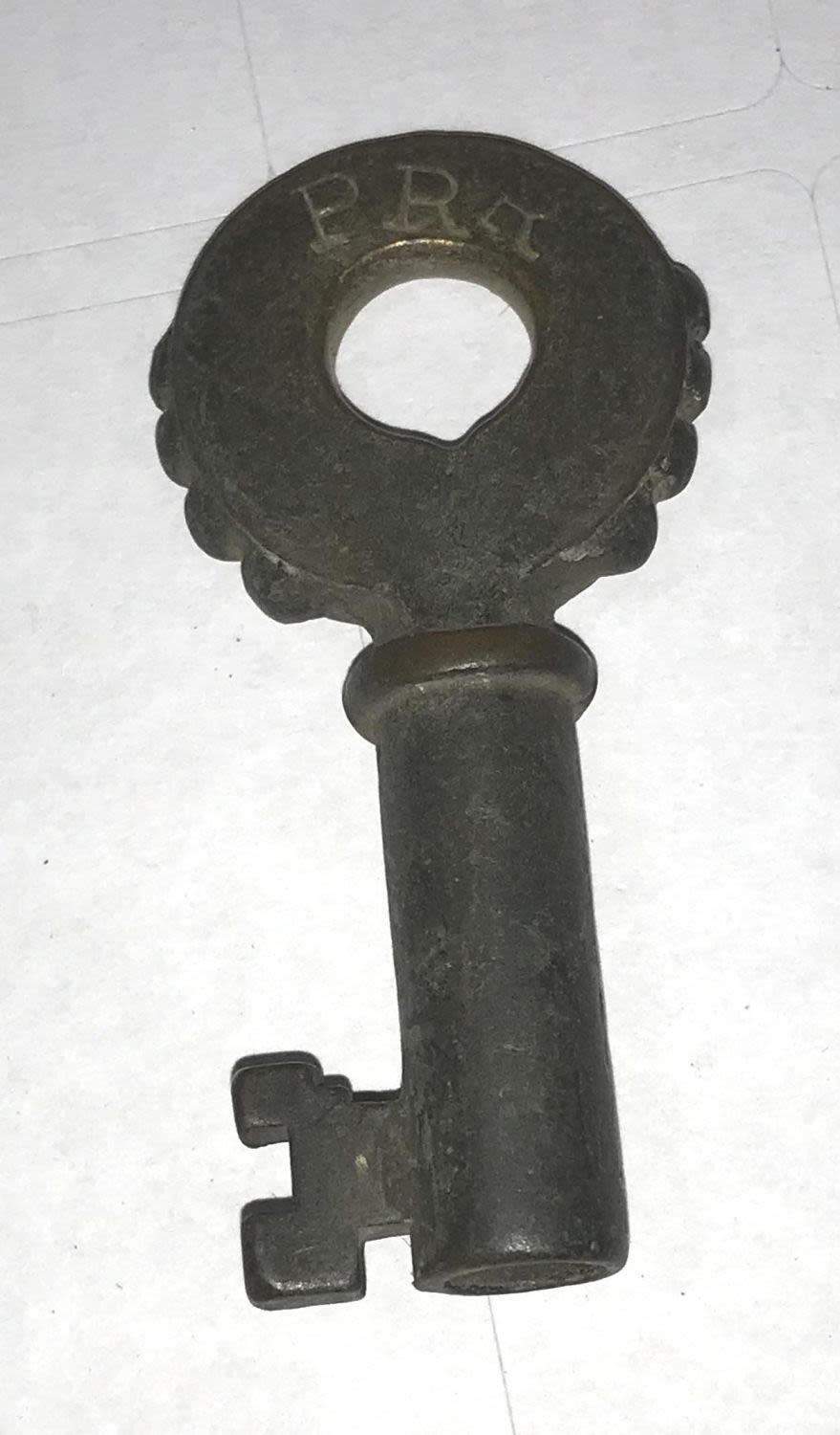 Lot 239: PRR Padlock Key Pennsylvania Railroad