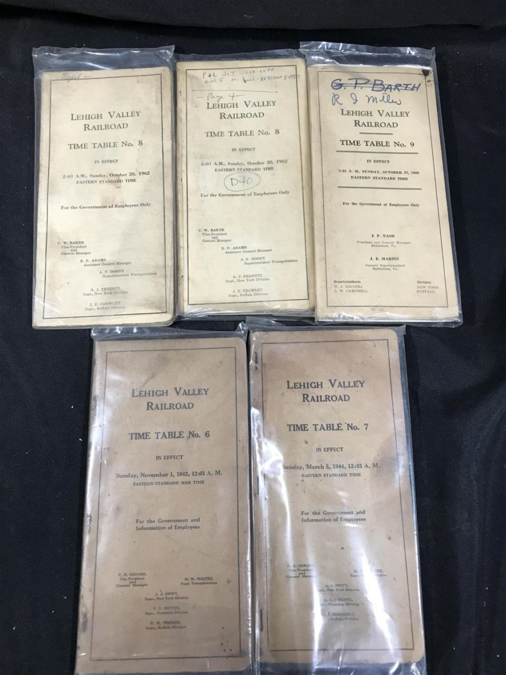 Lot 259: Lehigh Valley Railroad Timetables (5) .