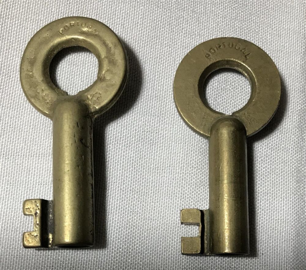 Lot 237: Railroad Key Portugal (2) .