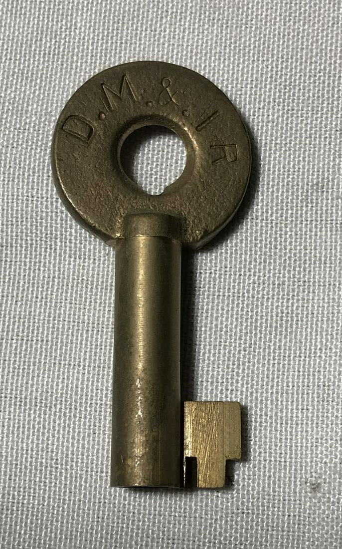 Lot 250: Railroad Key D M & I R .