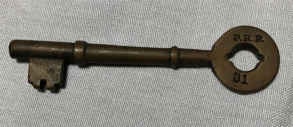 Lot 261: Railroad Key P R R .