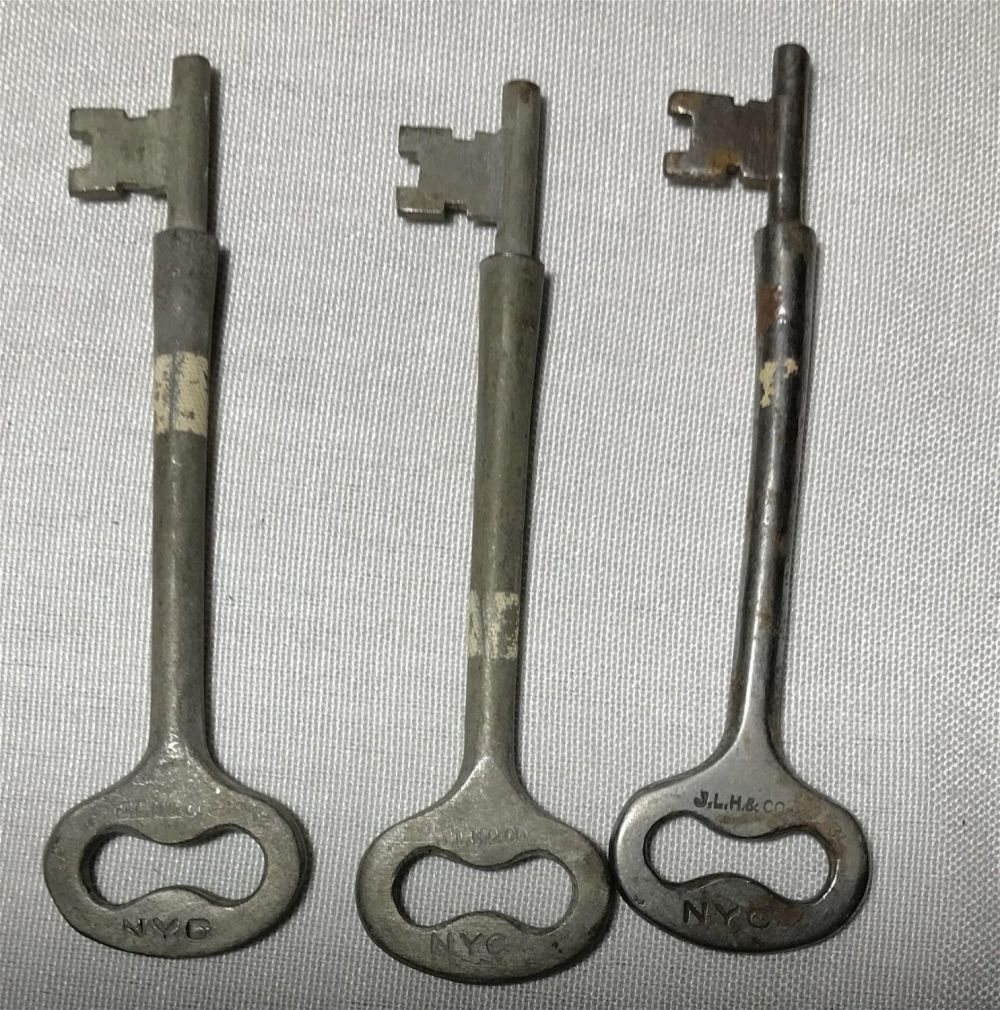 Lot 264: New York Central Railroad Key (3) .