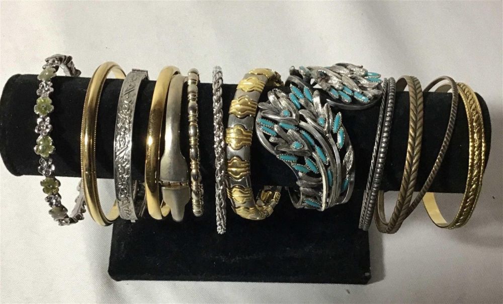 Lot 178: Beautiful bracelet collection