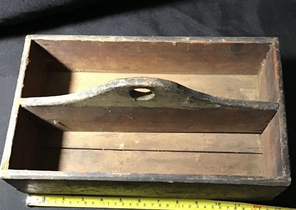 Lot 186: Primitive wooden tool tray