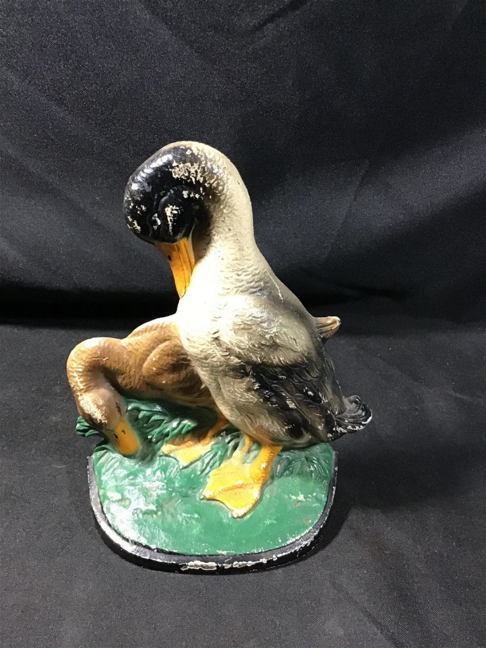 Lot 194: Cast-iron duck doorstop