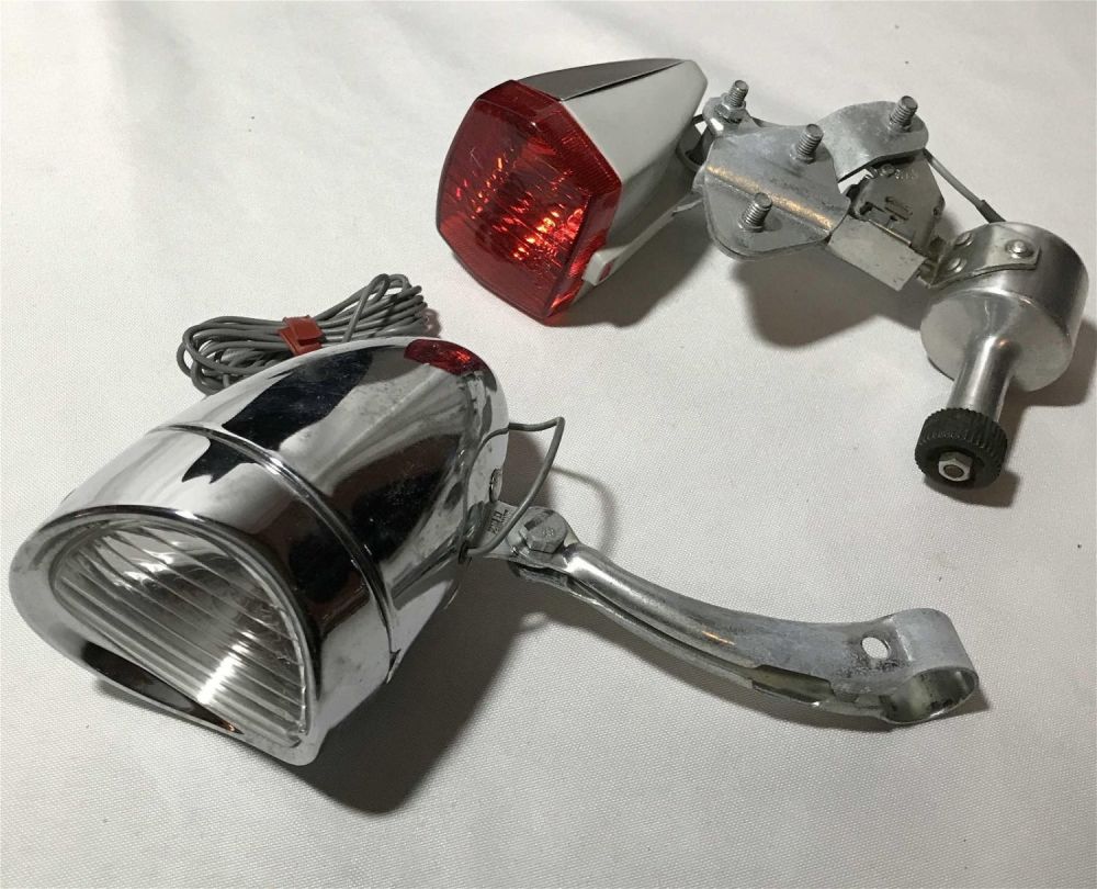 Lot 275: Vintage bicycle lamp set