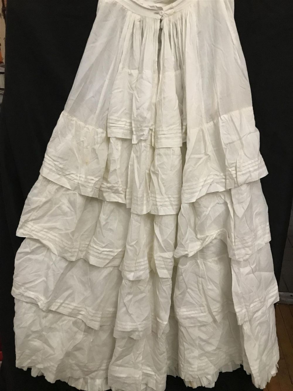 Lot 290: Vintage Womenâ€™s petticoat