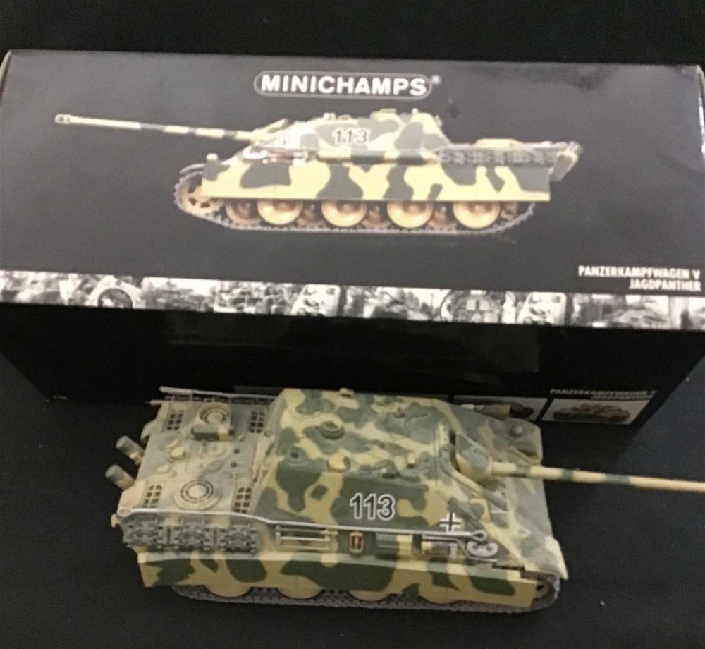 Lot 153: Minichamps Panzerkampfwagen v jagpdpanther