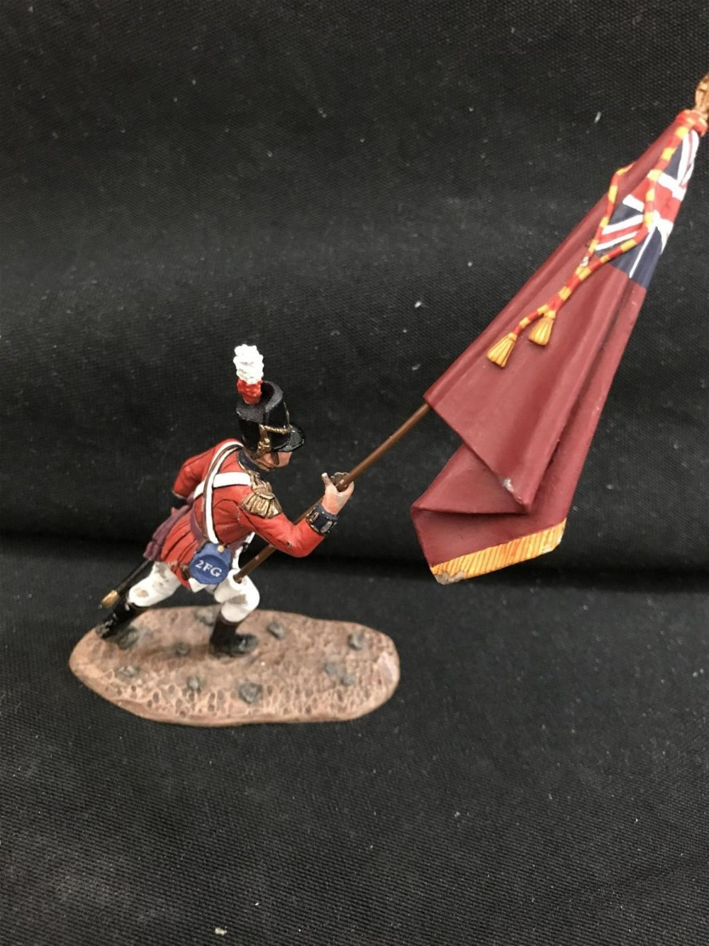 Lot 223: King & Country NA194 running flagbearer british