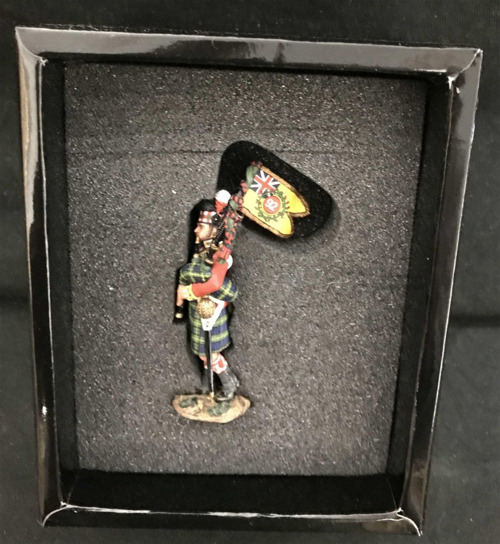 Lot 227: King and Country NA215 British bagpiper