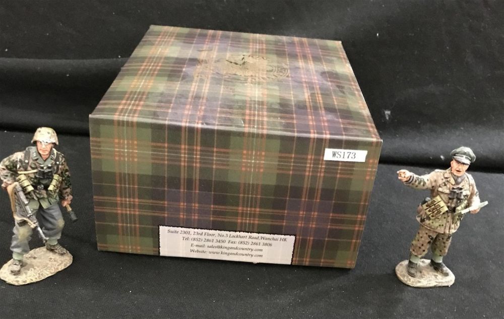 Lot 256: King & Country WS173 infantryman and commander