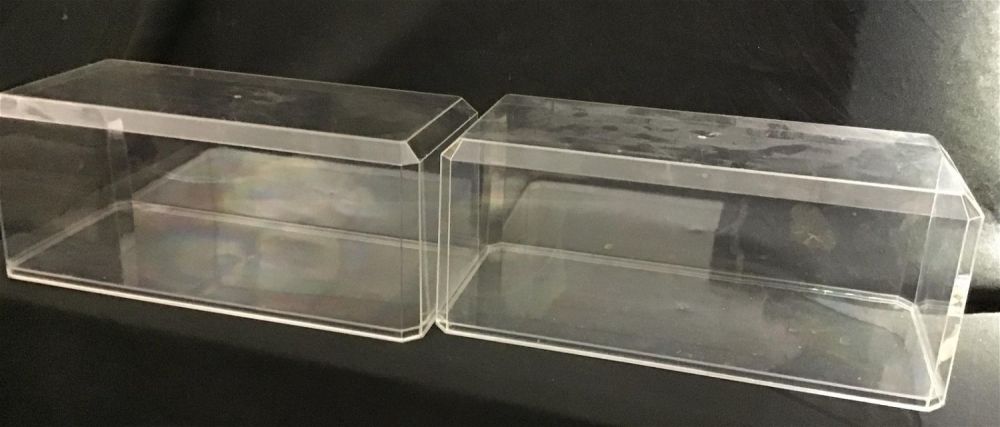 Lot 286: 2 Plexiglass Display Cases