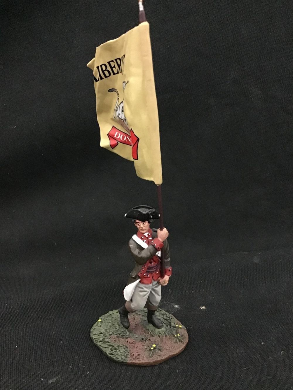 Lot 186: W Britain Continentel Infantry Flagbearer 18061