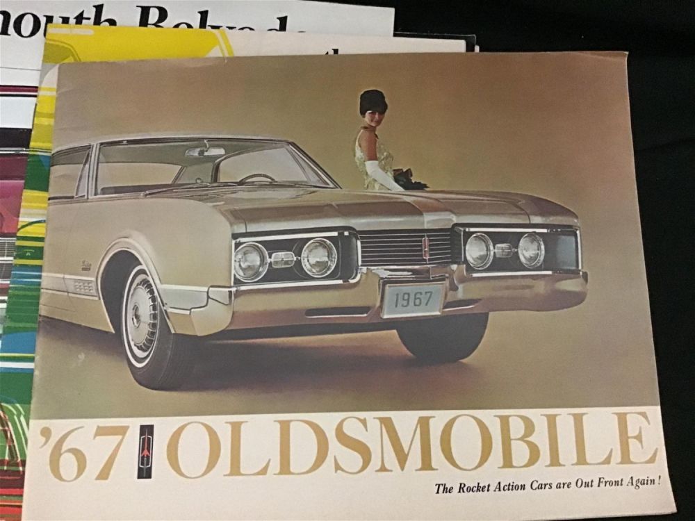 Lot 212: Automobile Sales Brochures