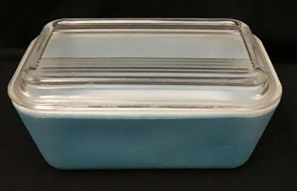 Lot 227: Early blue Pyrex, 7 inches length