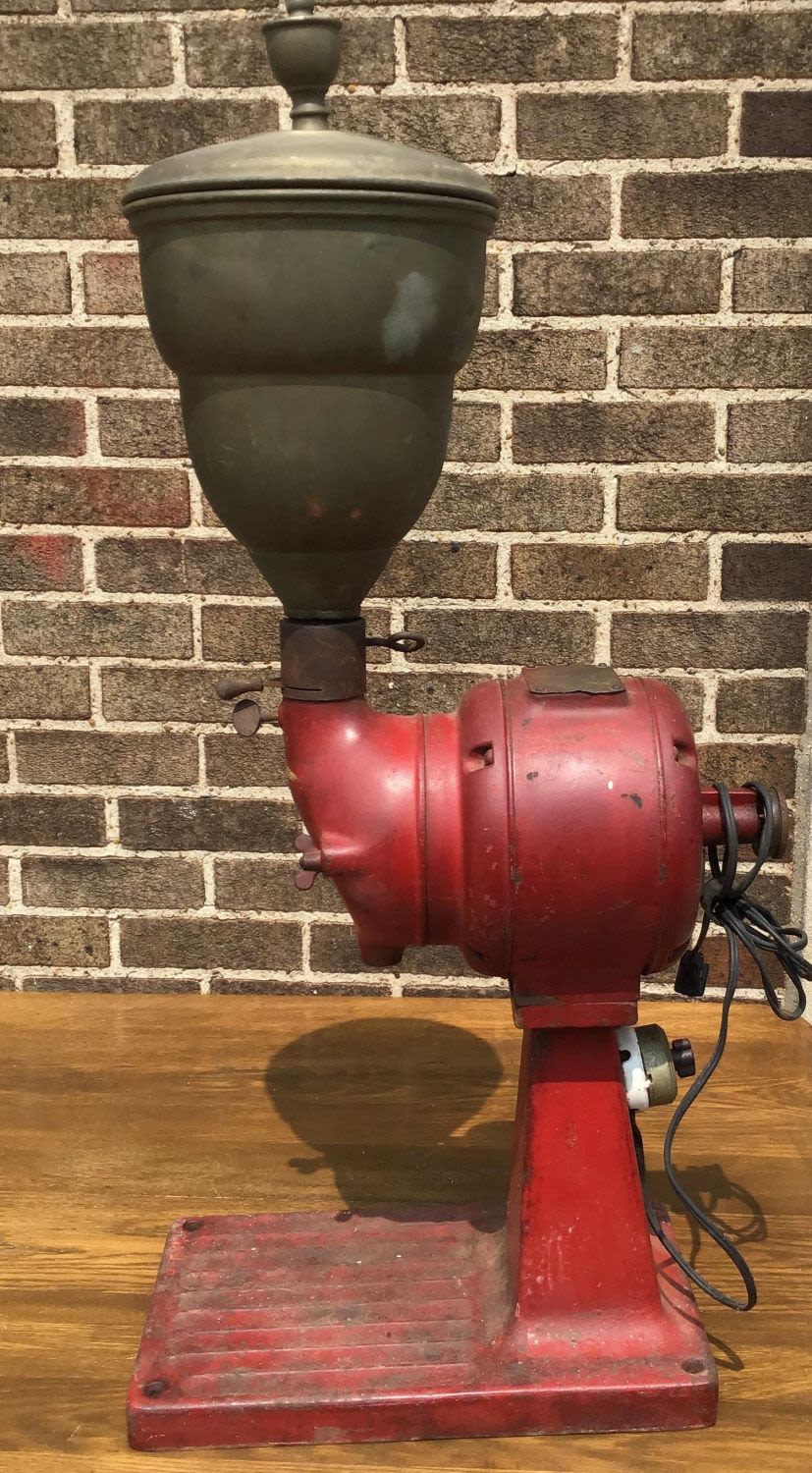 Lot 270: Vintage Royal Coffee Grinding Machine Serial number 48507