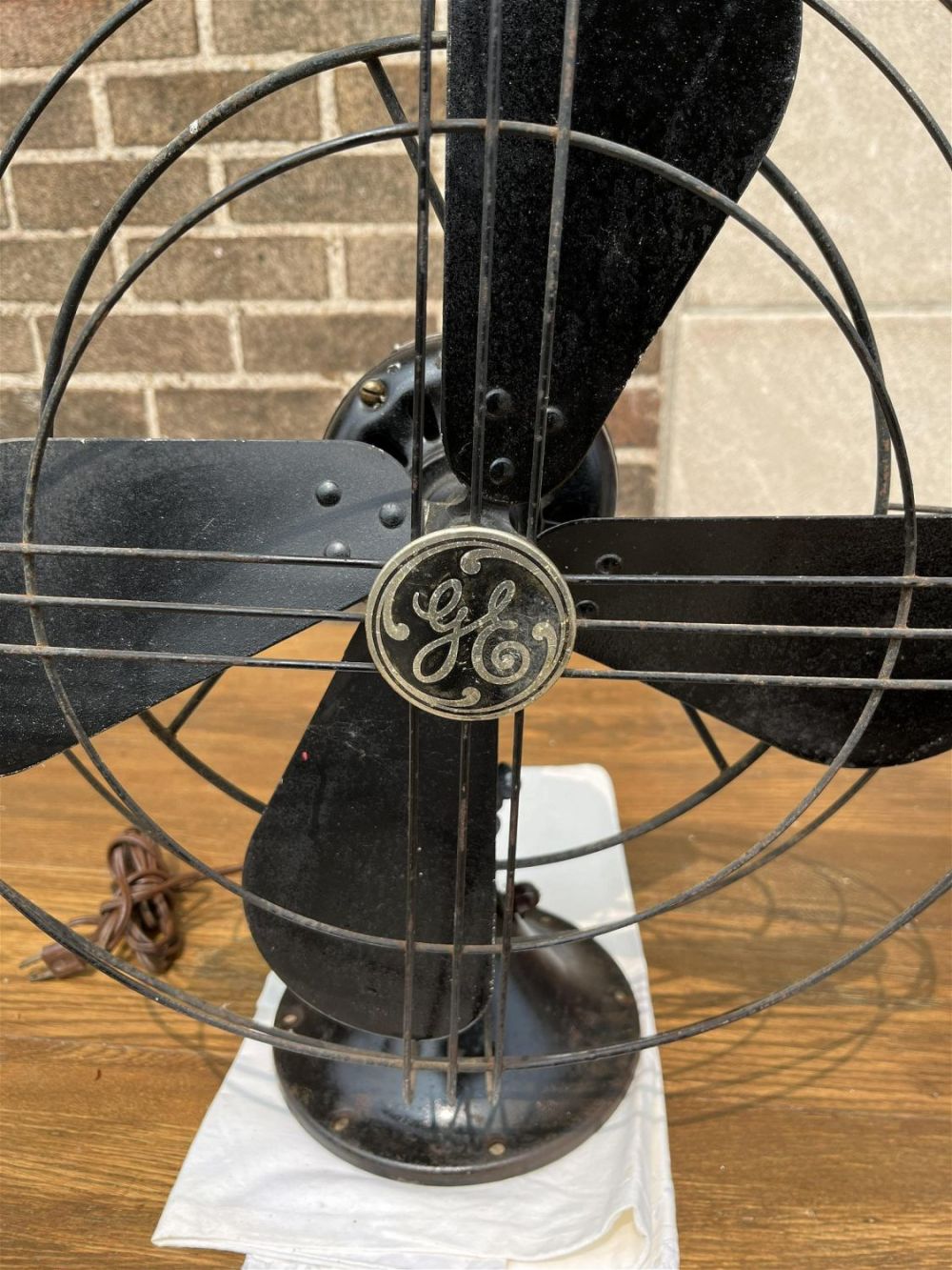 Lot 271: Vintage General Electric Fan .