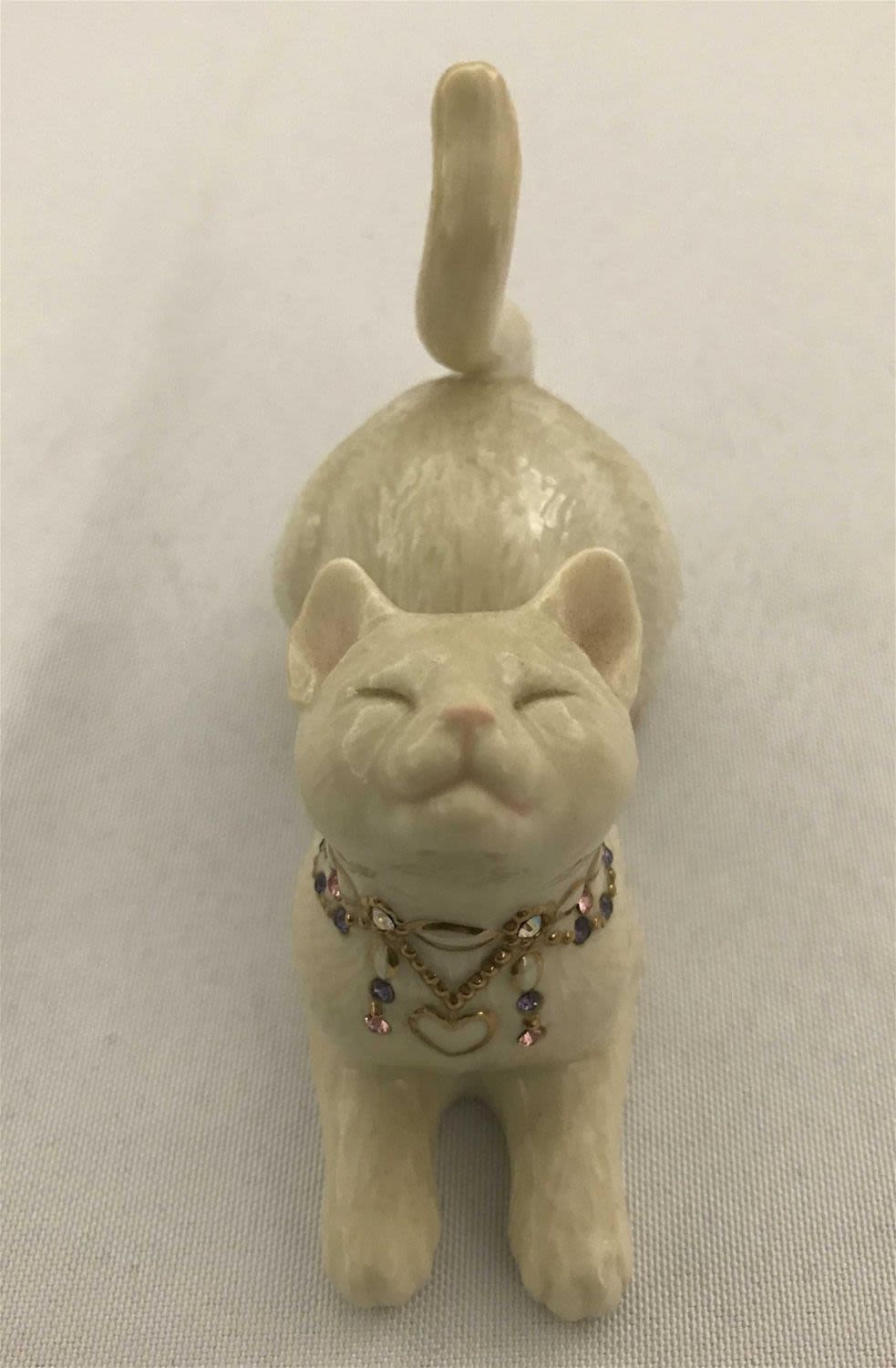 Lot 153: LENOX Awake to a Kiss Cat