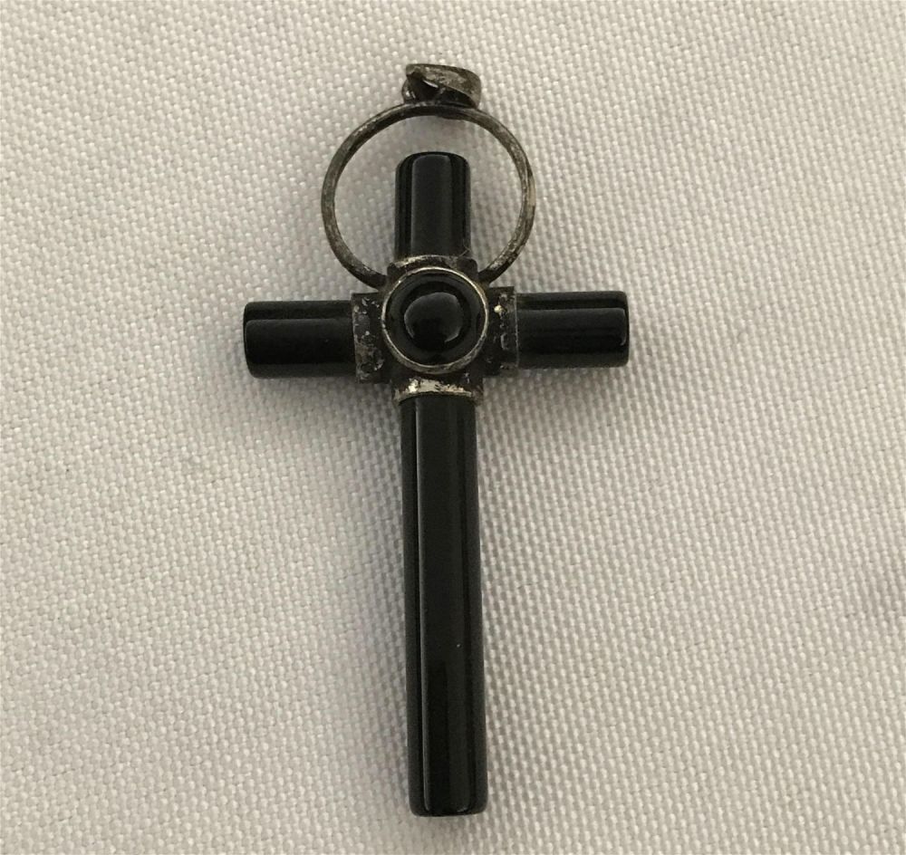 Lot 159: Black Onyx Cross