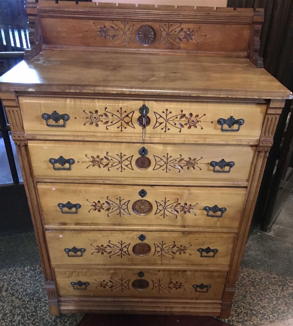 Lot 176: Spoon Carved 5-Drawer Dresser w/ Backsplash Really nice looking piece! Measures 53" x 36 1/2" x 21"