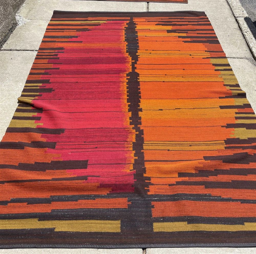 Lot 219: Vintage Style Woven Rug with Freshly Sewn on Ends and Cleaned! measures 53" x 68"