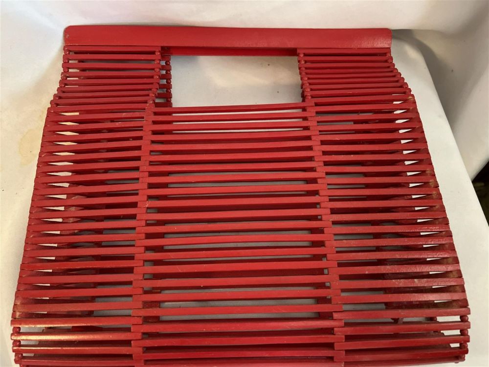 Lot 212: Retro Purse - Unique!