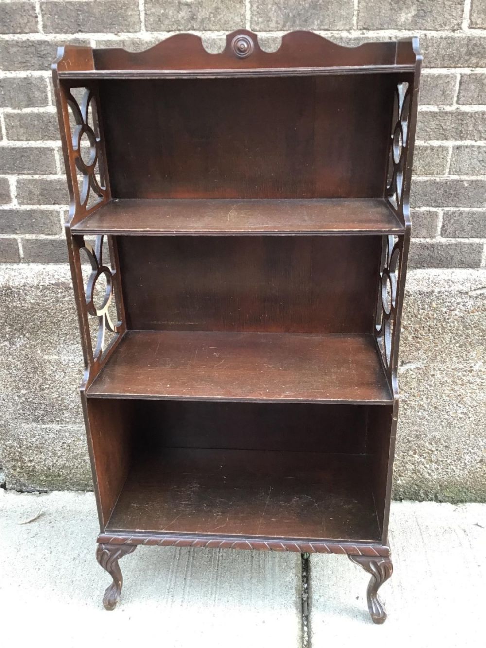 Lot 264: Vintage 4-tier Display Shelf