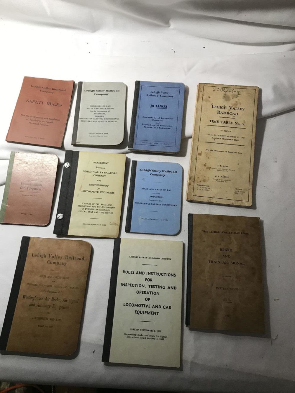 Lot 211: Collection of 10 Lehigh valley railroad company