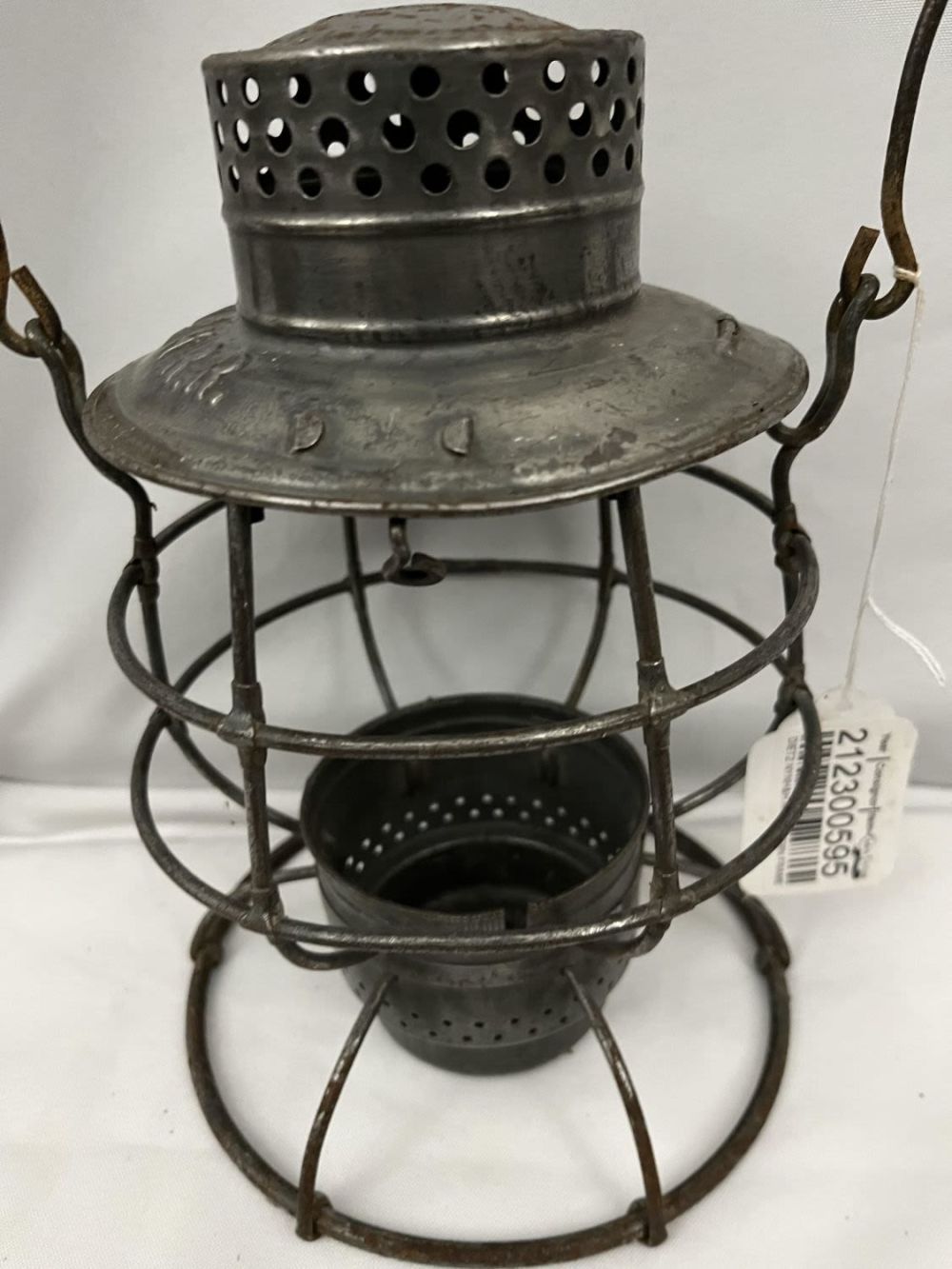 Lot 226: Dietz NYNH & H Railroad Lantern Frame