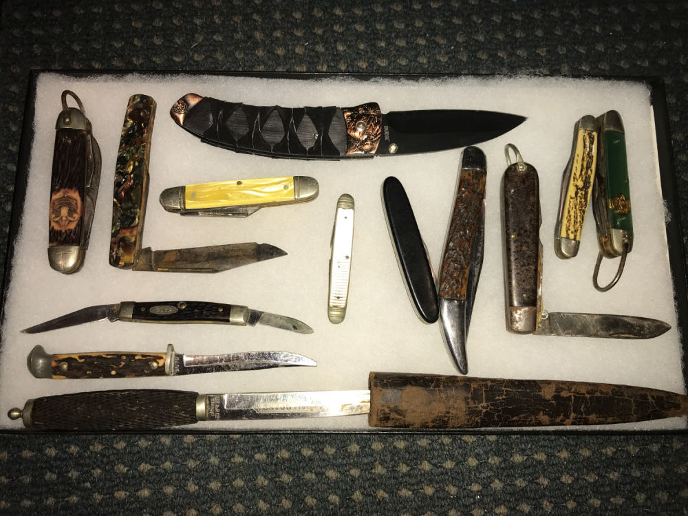 Lot 237: Assorted Knife Lot
