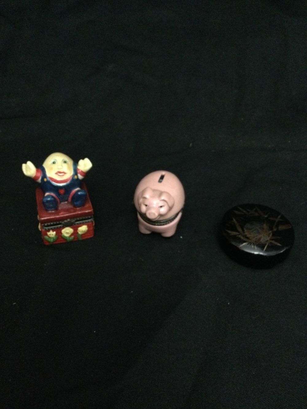 Lot 267: Three trinket boxes or ring box Humpty Dumpty