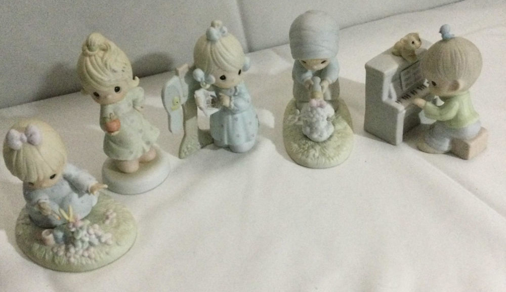 Lot 239: Precious Moments Collection (5)