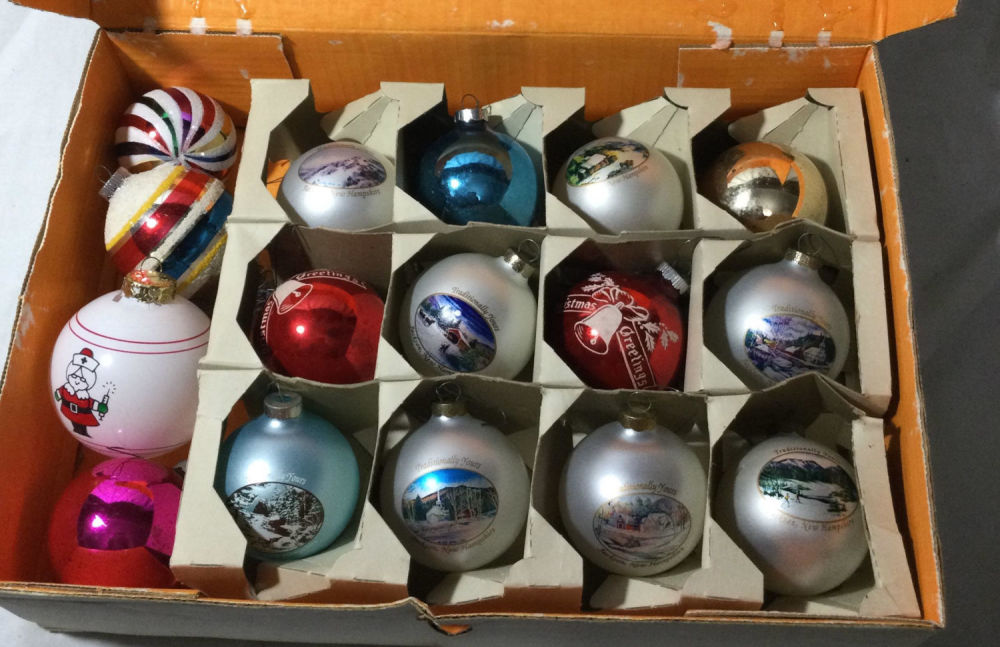Lot 260: Vintage Christmas Tree Ornaments (16)