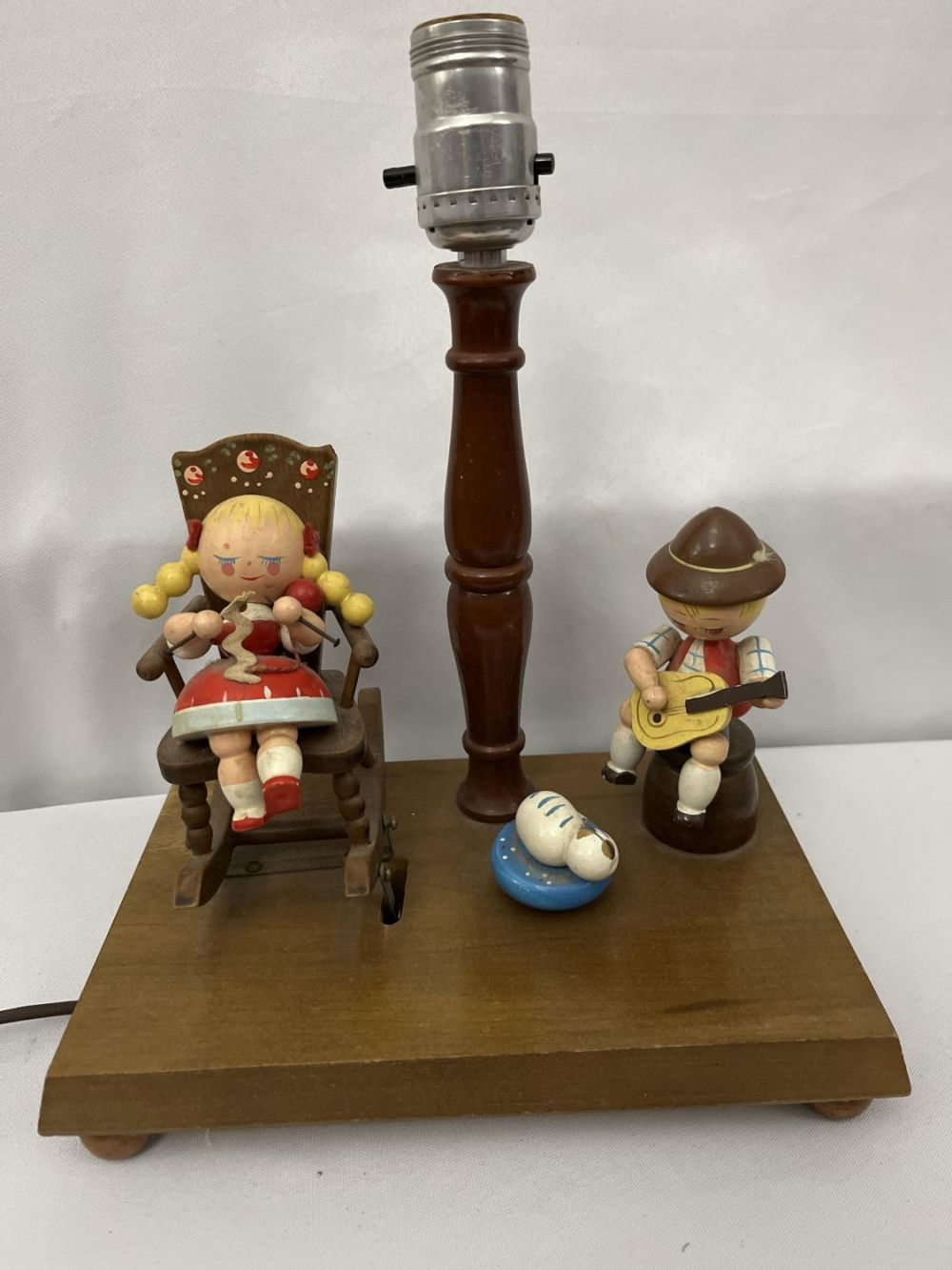 Lot 119: Folk Art Lamp w/ Rocking Girl