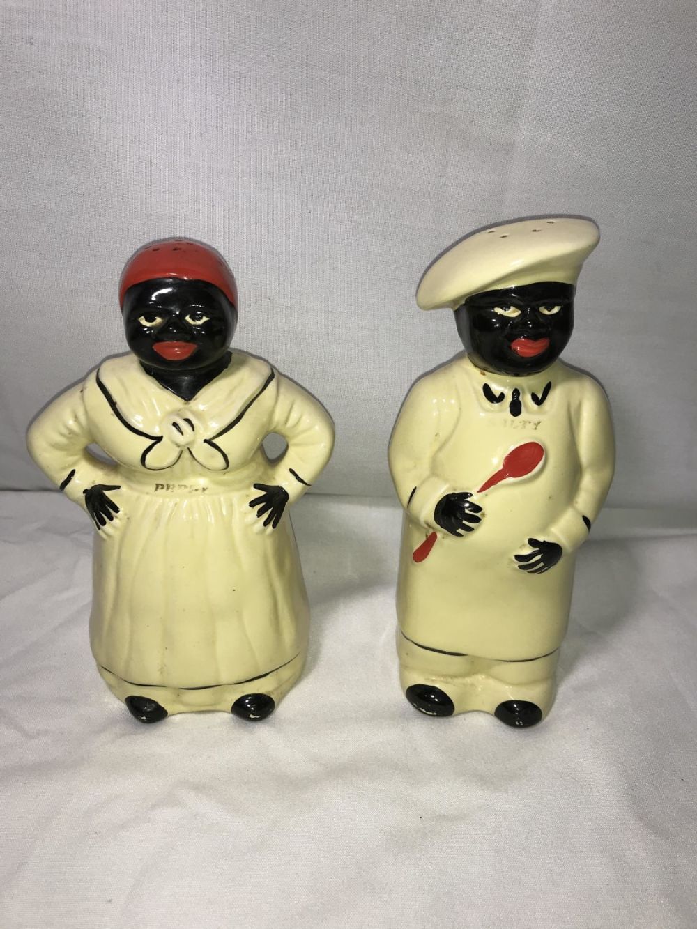 Lot 220: Black Americana Large Salty & Peppy Shakers