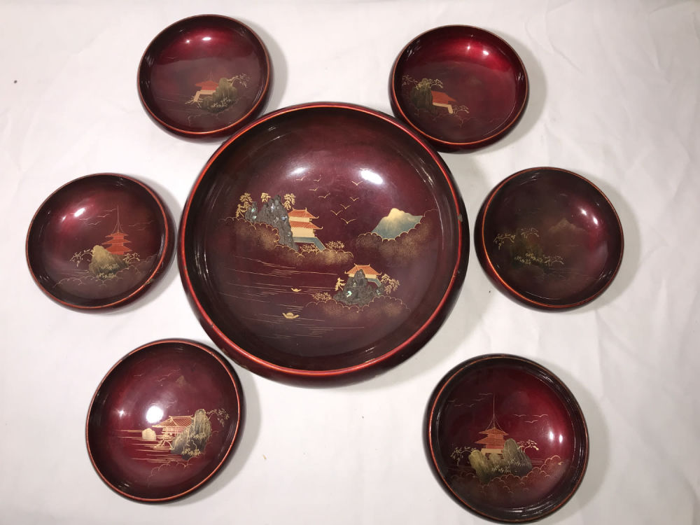 Lot 221: Japanese Lacquered Wood Bowl Set