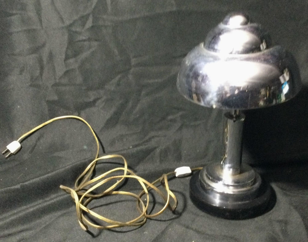Lot 153: Art Deco Bedside Lamp - Works!