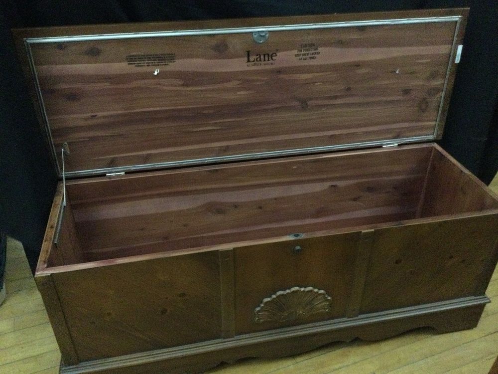 Lot 186: Lane Cedar Chest - In Very Good Condition!